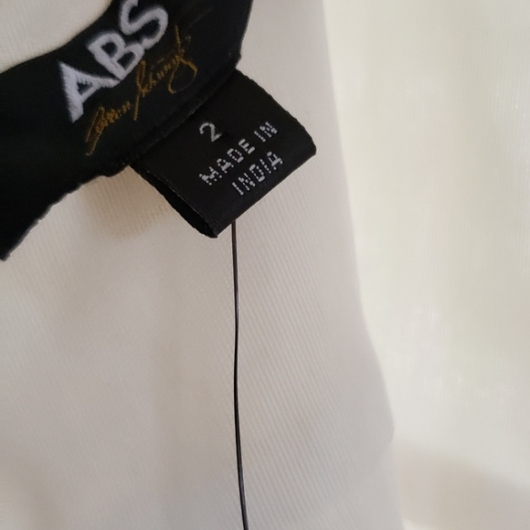 Dress - Picture 4 of 4